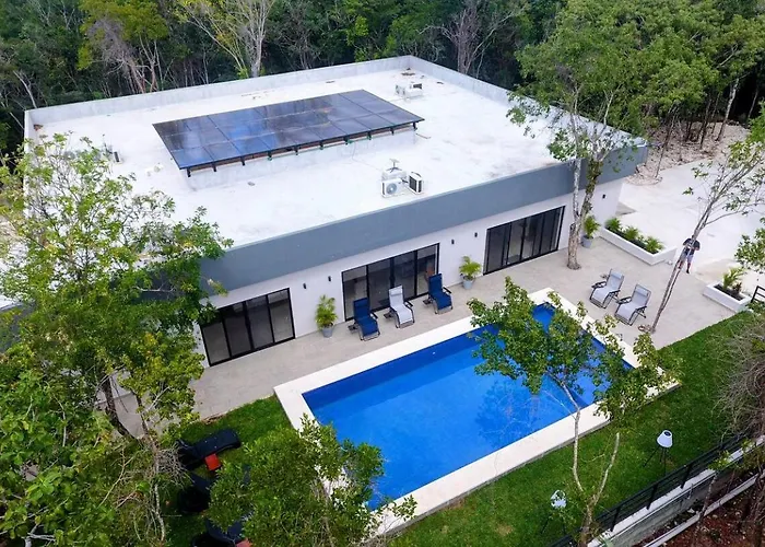 Villa Kiin Ha - Luxurious 5-Br Villa With Swim-Up Pool