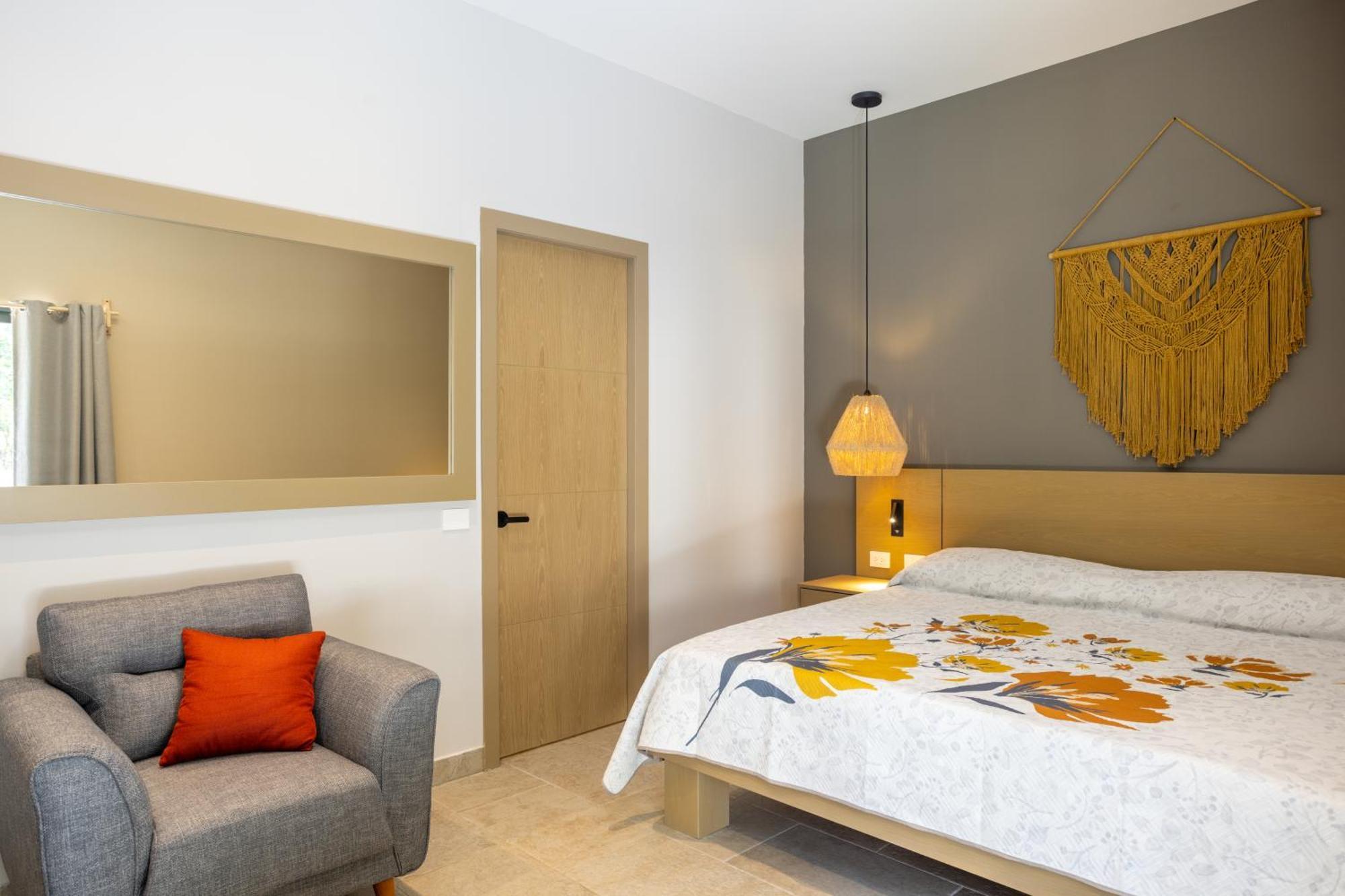 Kiin Ha - Luxurious 5-br With Swim-up Pool