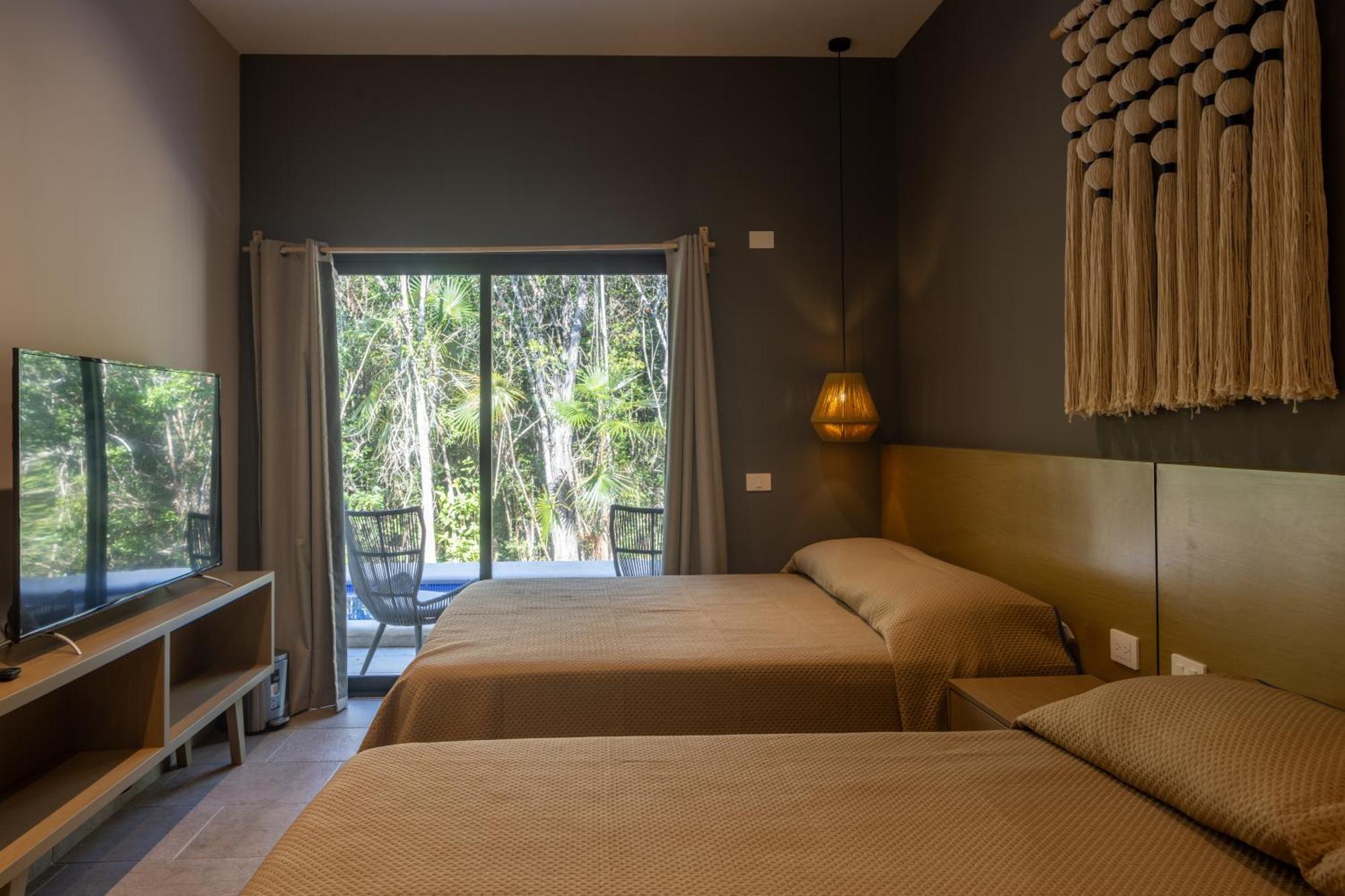 Villa Kiin Ha - Luxurious 5-br With Swim-up Pool