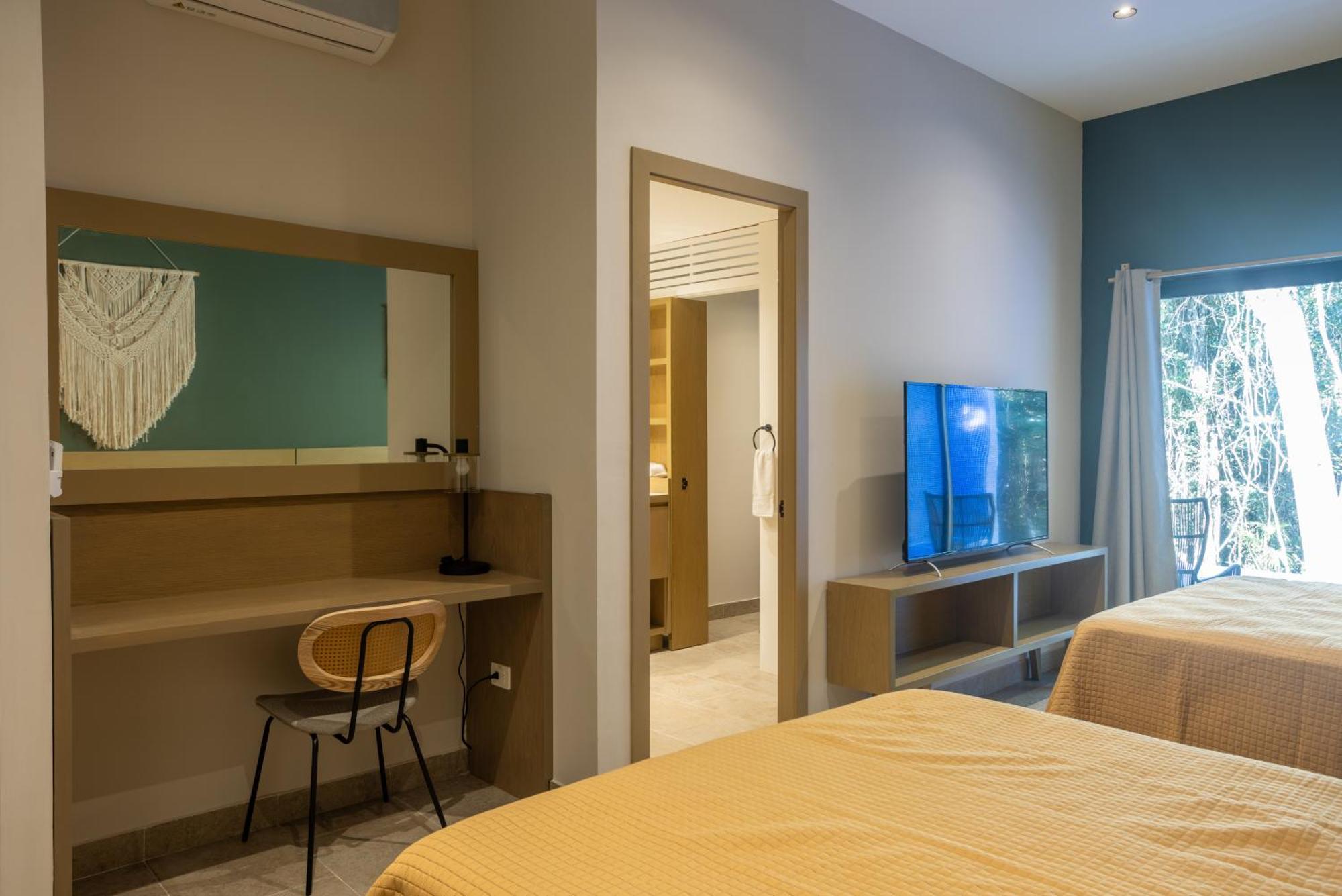 Kiin Ha - Luxurious 5-br With Swim-up Pool Cozumel