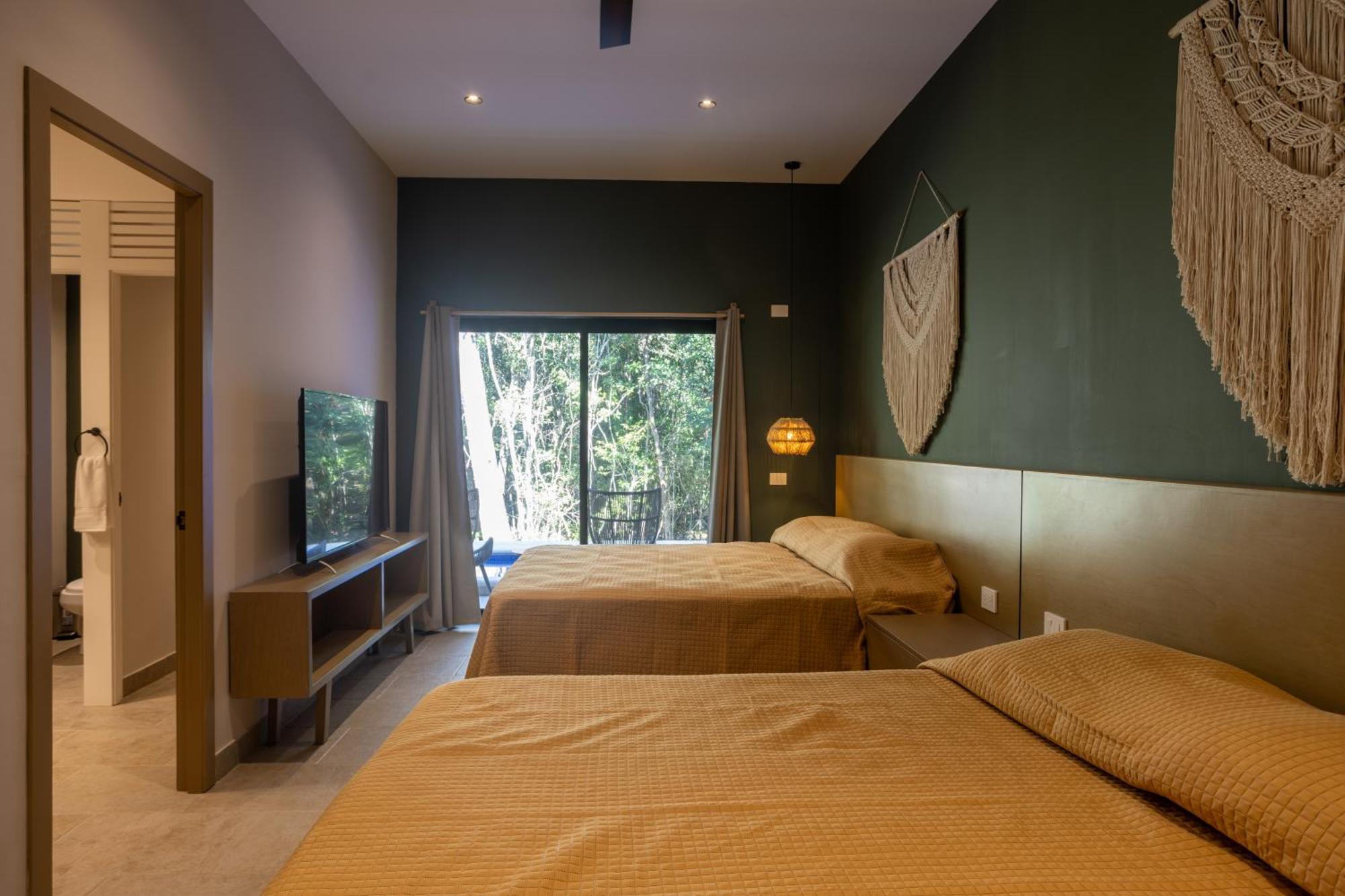 Villa Kiin Ha - Luxurious 5-br With Swim-up Pool *