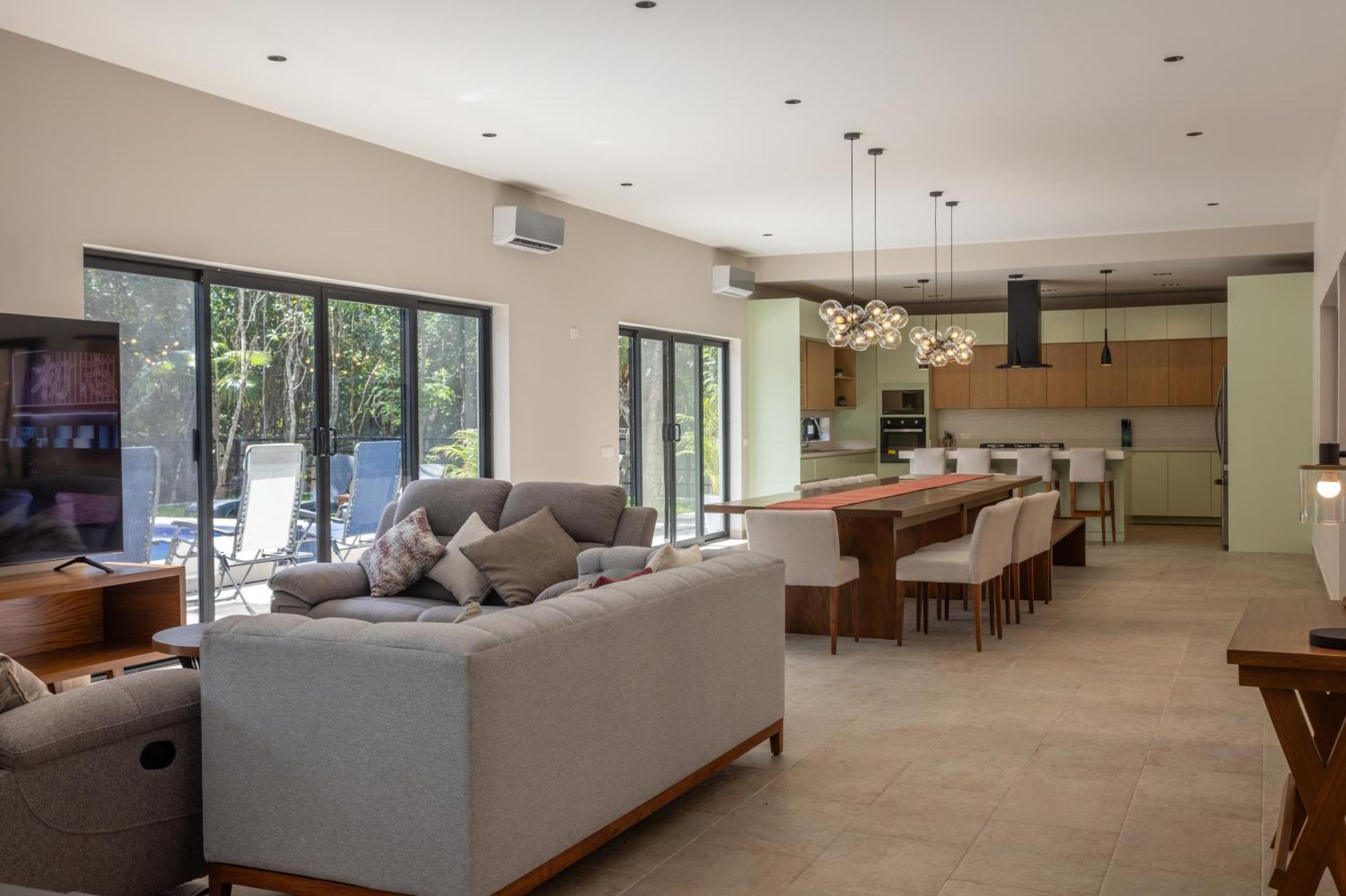 Kiin Ha - Luxurious 5-br With Swim-up Pool Villa *