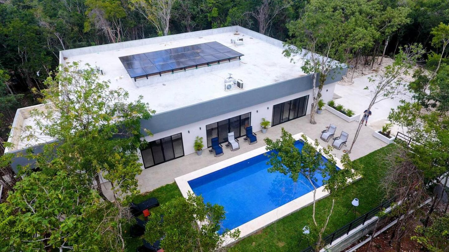 Kiin Ha - Luxurious 5-br With Swim-up Pool Villa Cozumel