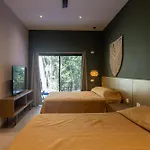 Villa Kiin Ha - Luxurious 5-Br Villa With Swim-Up Pool